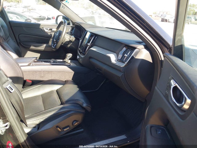 YV4A22RL3J1052139 Volvo Xc60 T6 Inscription
