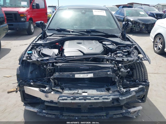 44763972 :رقم المزاد ، 3MW69FF01P8D26896 vin ، 2023 Bmw 330i مزاد بيع