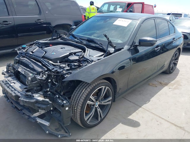 44763972 :رقم المزاد ، 3MW69FF01P8D26896 vin ، 2023 Bmw 330i مزاد بيع
