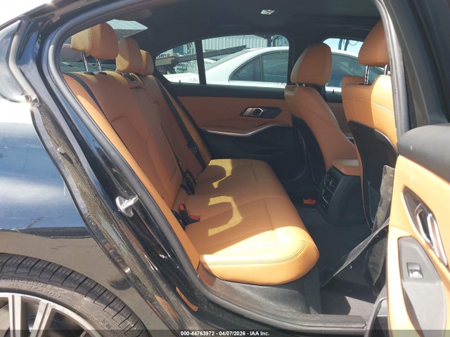 44763972 :رقم المزاد ، 3MW69FF01P8D26896 vin ، 2023 Bmw 330i مزاد بيع