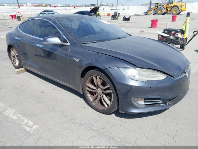 2015 TESLA MODEL S 5YJSA1H42FF080995