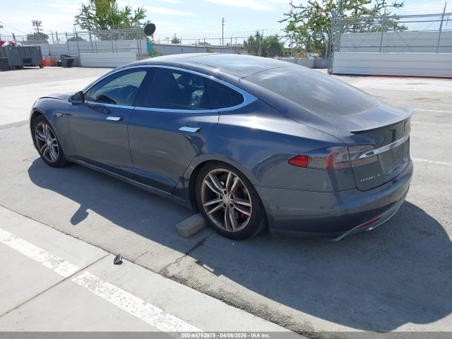 2015 TESLA MODEL S 5YJSA1H42FF080995 Photo 2