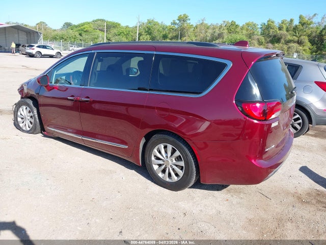 2017 Chrysler Pacifica Touring-l მანქანა იყიდება აუქციონზე, vin: 2C4RC1BG2HR638105, აუქციონის ნომერი: 44764069