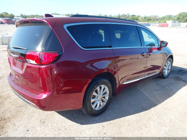 2017 Chrysler Pacifica Touring-l მანქანა იყიდება აუქციონზე, vin: 2C4RC1BG2HR638105, აუქციონის ნომერი: 44764069