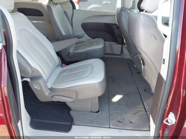 2017 Chrysler Pacifica Touring-l მანქანა იყიდება აუქციონზე, vin: 2C4RC1BG2HR638105, აუქციონის ნომერი: 44764069