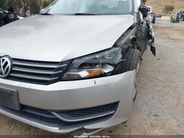 2013 Volkswagen Passat 2.5l Se მანქანა იყიდება აუქციონზე, vin: 1VWBP7A39DC073259, აუქციონის ნომერი: 44764098