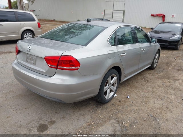 2013 Volkswagen Passat 2.5l Se მანქანა იყიდება აუქციონზე, vin: 1VWBP7A39DC073259, აუქციონის ნომერი: 44764098