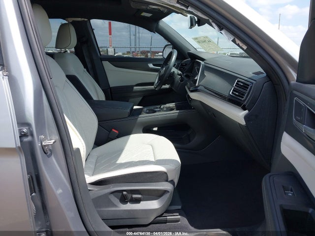 Продаж на аукціоні авто 2024 Volkswagen Atlas Cross Sport 2.0t Sel Premium R-line, vin: 1V2FE2CAXRC236175, номер лоту: 44764130