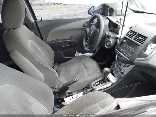 44764145 :رقم المزاد ، 1G1JA5SH1G4121360 vin ، 2016 Chevrolet Sonic Ls Auto مزاد بيع