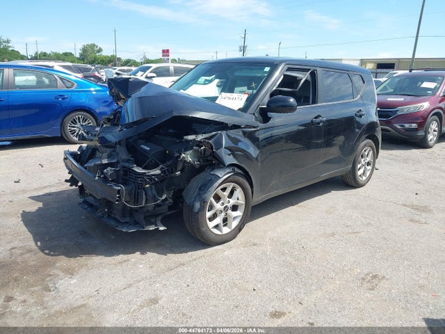 2023 Kia Soul Lx მანქანა იყიდება აუქციონზე, vin: KNDJ23AU8P7839476, აუქციონის ნომერი: 44764173