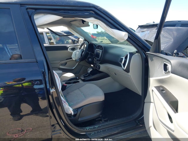 2023 Kia Soul Lx მანქანა იყიდება აუქციონზე, vin: KNDJ23AU8P7839476, აუქციონის ნომერი: 44764173