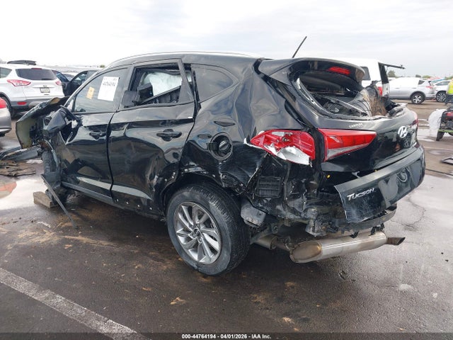 KM8J33A42GU177257 Hyundai TUCSON SE