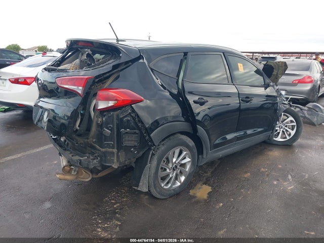 KM8J33A42GU177257 Hyundai TUCSON SE