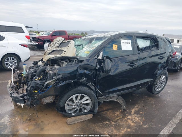 KM8J33A42GU177257 Hyundai TUCSON SE