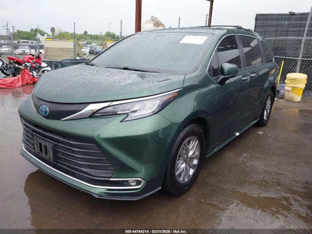 5TDJSKFCXMS034459 Toyota SIENNA XLE