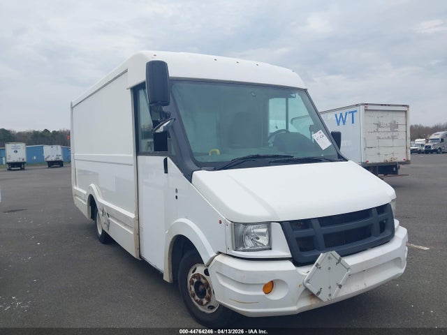 44764246 :رقم المزاد ، JALB4T17XD7W00353 vin ، 2013 Isuzu Commercial Van مزاد بيع