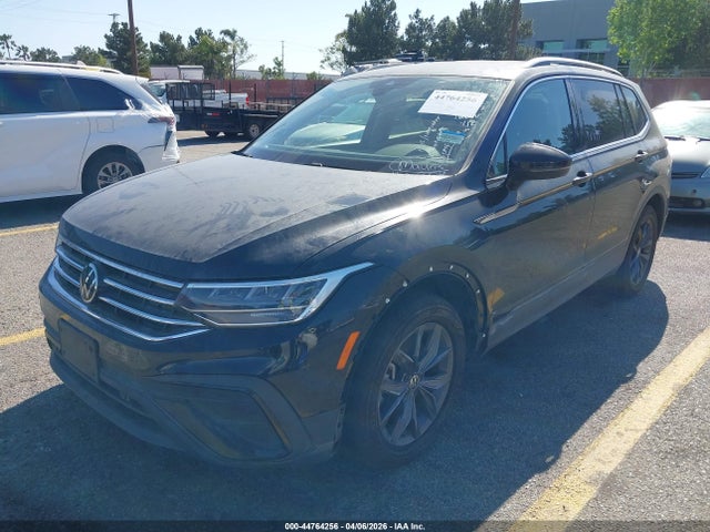2022 Volkswagen Tiguan 2.0t Se მანქანა იყიდება აუქციონზე, vin: 3VV3B7AX7NM104857, აუქციონის ნომერი: 44764256