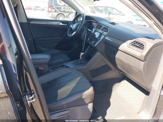 2022 Volkswagen Tiguan 2.0t Se მანქანა იყიდება აუქციონზე, vin: 3VV3B7AX7NM104857, აუქციონის ნომერი: 44764256