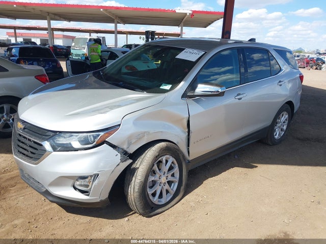 3GNAXJEV3KS647215 Chevrolet EQUINOX LT