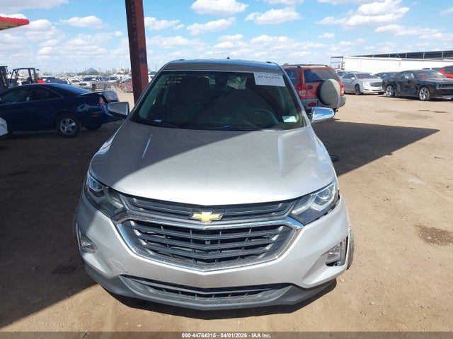 3GNAXJEV3KS647215 Chevrolet EQUINOX LT