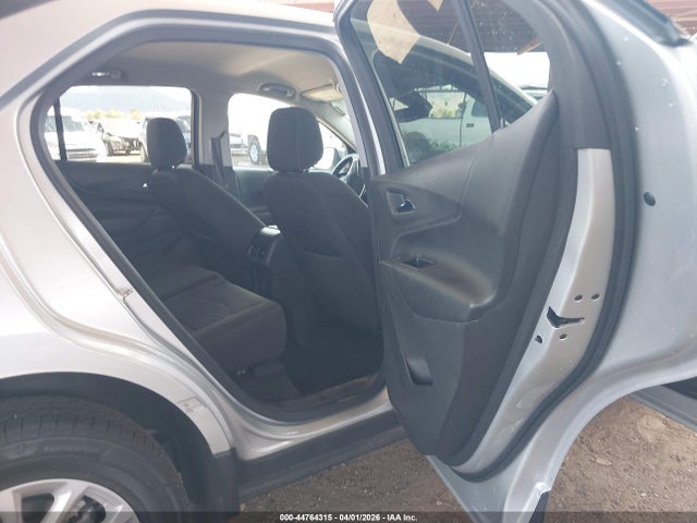3GNAXJEV3KS647215 Chevrolet EQUINOX LT