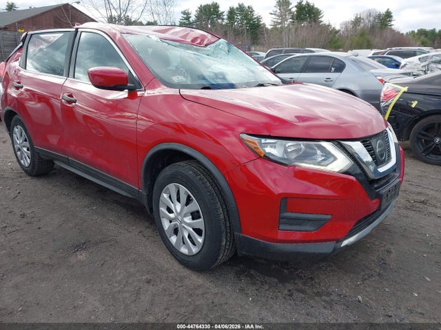 2017 Nissan Rogue S მანქანა იყიდება აუქციონზე, vin: JN8AT2MV6HW276063, აუქციონის ნომერი: 44764330