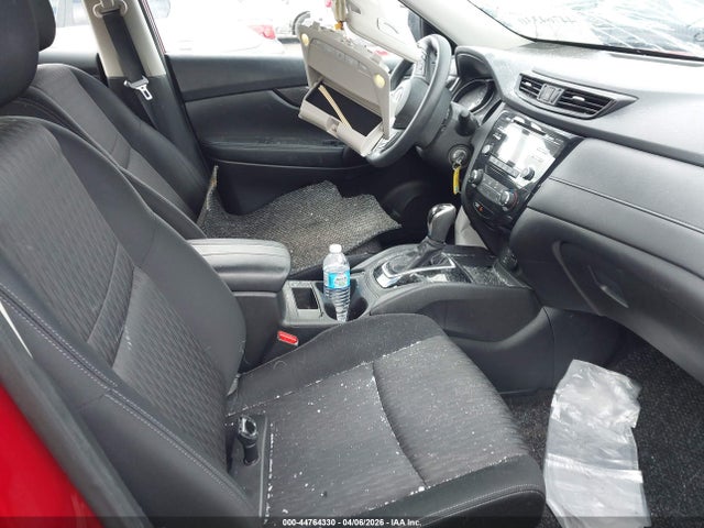 2017 Nissan Rogue S მანქანა იყიდება აუქციონზე, vin: JN8AT2MV6HW276063, აუქციონის ნომერი: 44764330