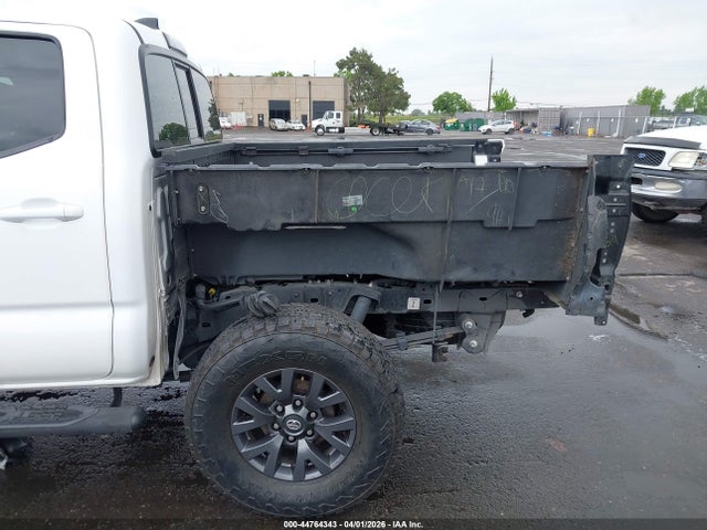 2019 TOYOTA TACOMA 5TFAX5GN0KX141868 Photo 5