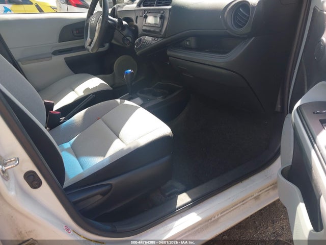 Toyota Prius C One 2014 JTDKDTB30E1076339 Image 5