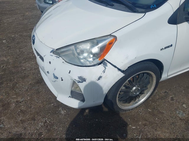 Toyota Prius C One 2014 JTDKDTB30E1076339 Image 6