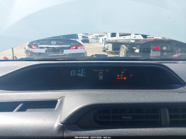 Toyota Prius C One 2014 JTDKDTB30E1076339 Image 7