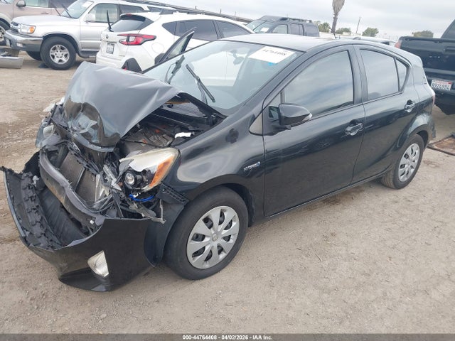 Toyota Prius C Two 2016 JTDKDTB33G1120126 Image 2