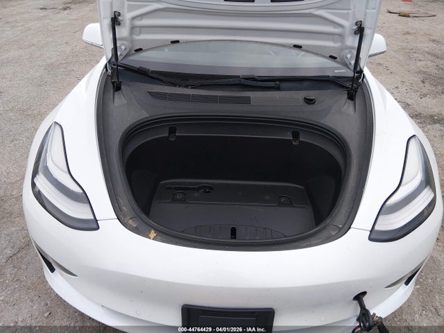 44764429 :رقم المزاد ، 5YJ3E1EB1LF617783 vin ، 2020 Tesla Model 3 Long Range Dual Motor All-wheel Drive مزاد بيع