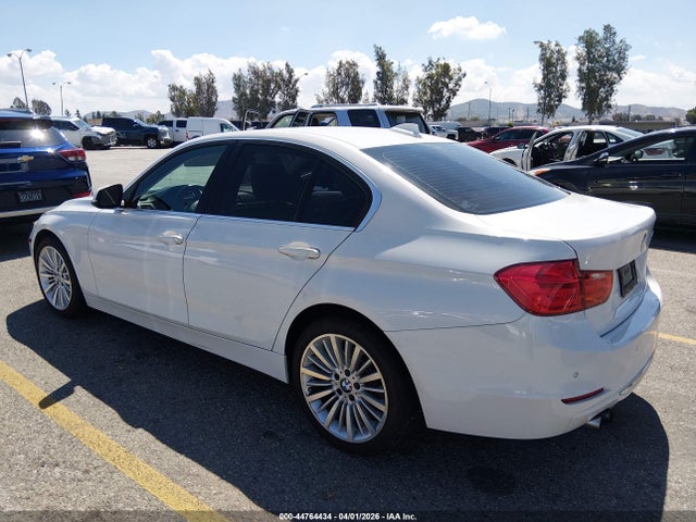 2013 BMW 328I WBA3C1C50DF437580 Photo 2