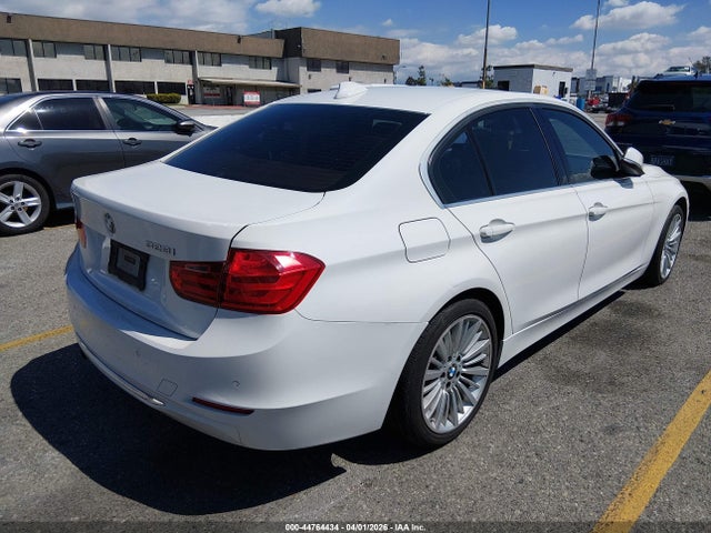 2013 BMW 328I WBA3C1C50DF437580 Photo 3