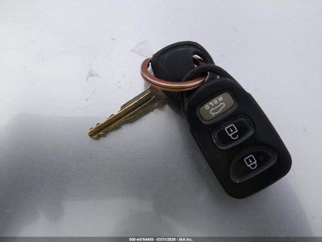 5NPDH4AE9GH682210 Hyundai ELANTRA SE