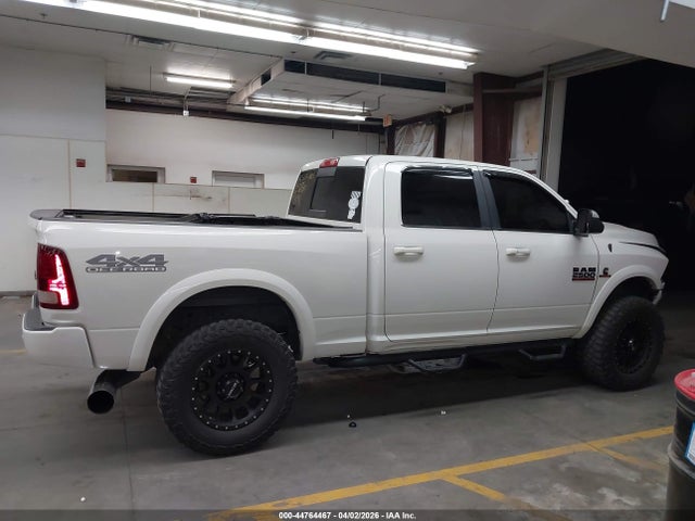 3C6UR5FL6HG657275 RAM 2500 Laramie 4x4 6&#039;4 Box