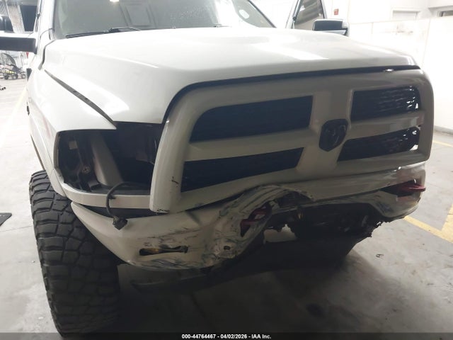 3C6UR5FL6HG657275 RAM 2500 Laramie 4x4 6&#039;4 Box