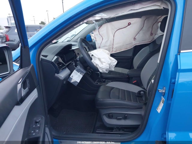 Продаж на аукціоні авто 2023 Volkswagen Taos 1.5t Sel, vin: 3VV2X7B25PM310861, номер лоту: 44764491