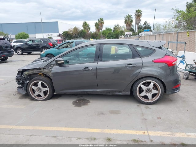 Ford FOCUS ST 2016 1FADP3L90GL262897 Image 15