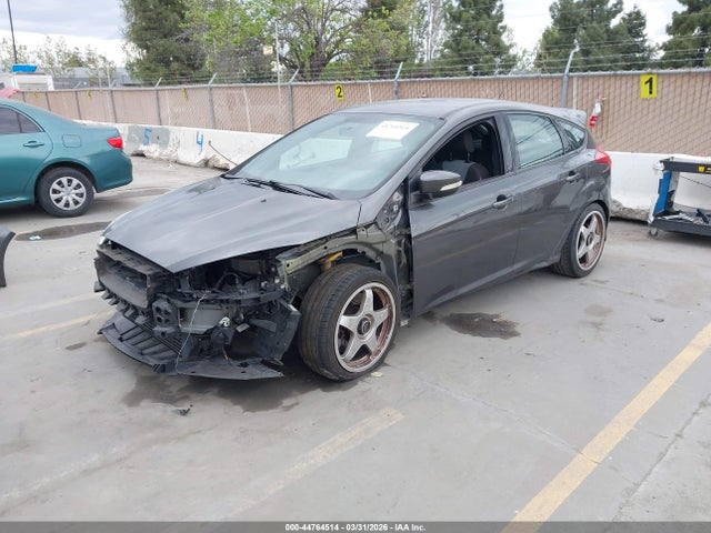 Ford FOCUS ST 2016 1FADP3L90GL262897 Image 2