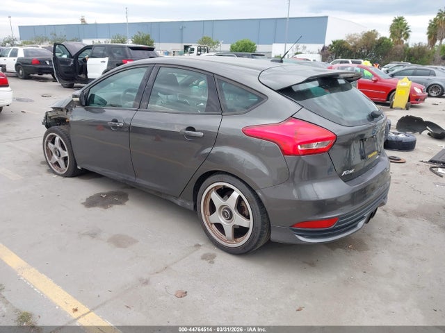 Ford FOCUS ST 2016 1FADP3L90GL262897 Image 3