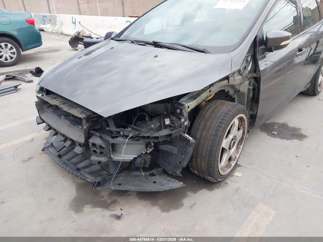 Ford FOCUS ST 2016 1FADP3L90GL262897 Image 6