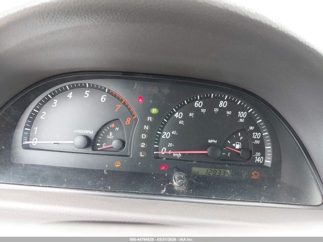 2003 Toyota Camry Le მანქანა იყიდება აუქციონზე, vin: 4T1BE32K93U744117, აუქციონის ნომერი: 44764525