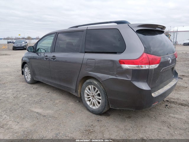Aukcja sprzedaży 2011 Toyota Sienna Xle V6, vin: 5TDYK3DC8BS038630, numer aukcji: 44764587