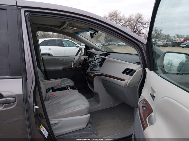 Aukcja sprzedaży 2011 Toyota Sienna Xle V6, vin: 5TDYK3DC8BS038630, numer aukcji: 44764587