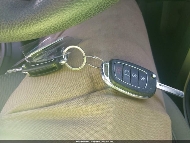 5NMZT3LB9JH098525 Hyundai Santa Fe Sport 2.4l