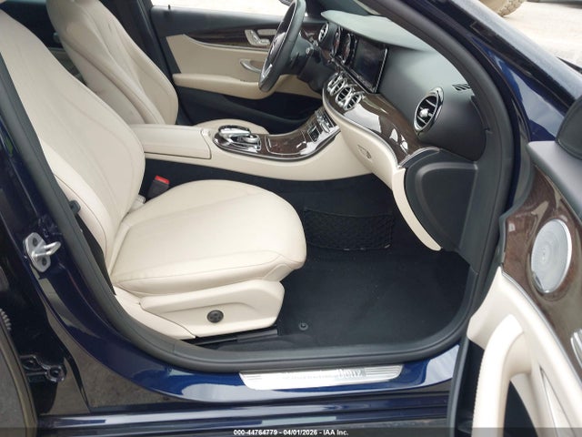 2019 Mercedes-benz E 300 4matic მანქანა იყიდება აუქციონზე, vin: WDDZF4KB6KA489759, აუქციონის ნომერი: 44764779