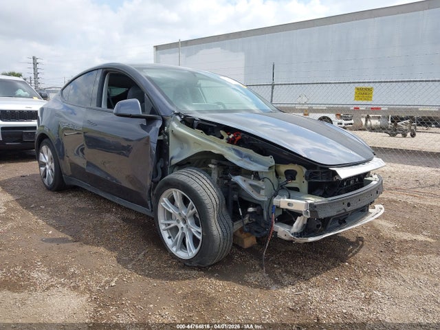 Auction sale of the 2023 Tesla Model Y Rwd, vin: 7SAYGDED7PF941476, lot number: 44764816