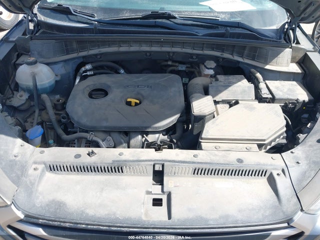 KM8J23A40JU655198 Hyundai TUCSON SE